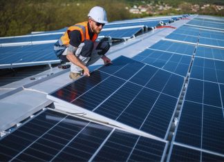 Limpieza y monitoreo constante, claves para paneles solares eficientes