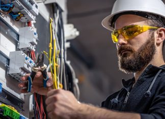 El rol de los electricistas en la actualidad y los retos que enfrenta su labor