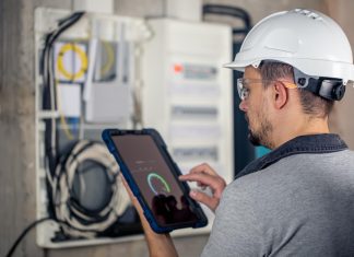Importancia de las instalaciones eléctricas seguras y eficientes en hogares y negocios